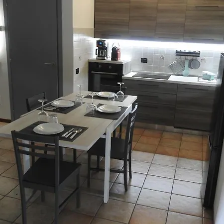 Gin E Gepa Monolocale Apartment Como