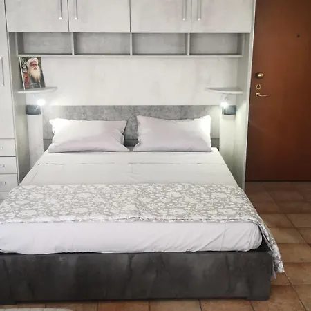 Gin E Gepa Monolocale Apartman