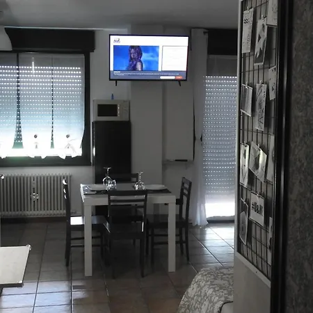 Gin E Gepa Monolocale * Como