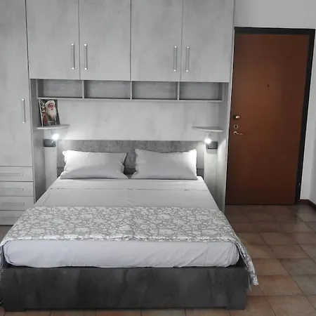 Gin E Gepa Monolocale Côme