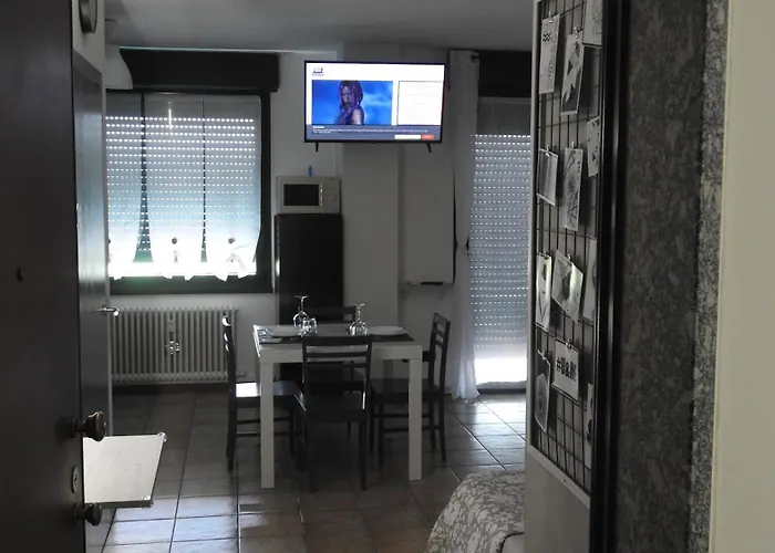 Gin E Gepa Monolocale * コモ