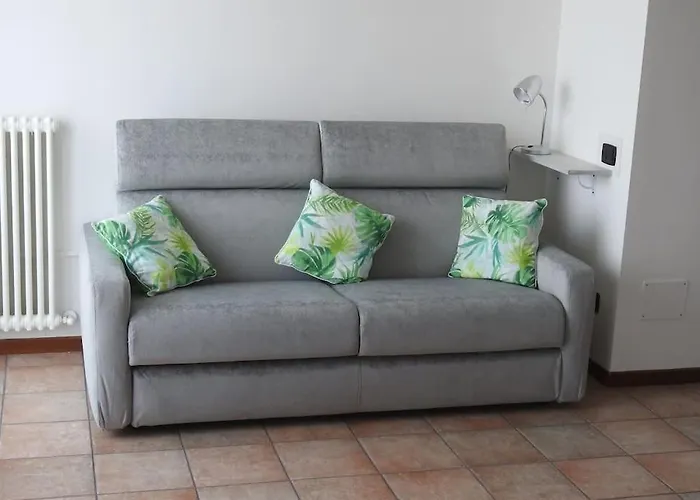 Gin E Gepa Monolocale * コモ