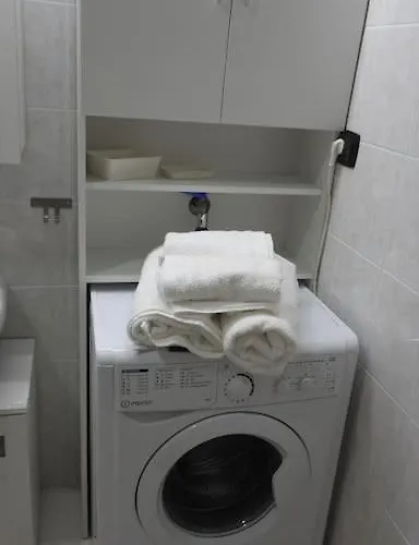 Gin E Gepa Monolocale コモ