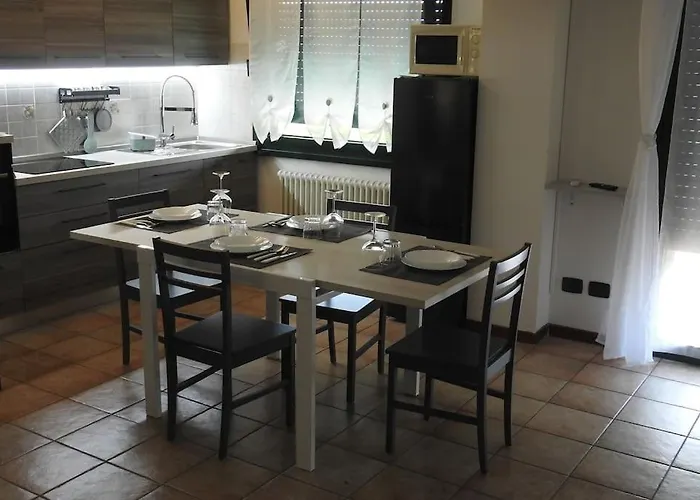 Gin E Gepa Monolocale コモ